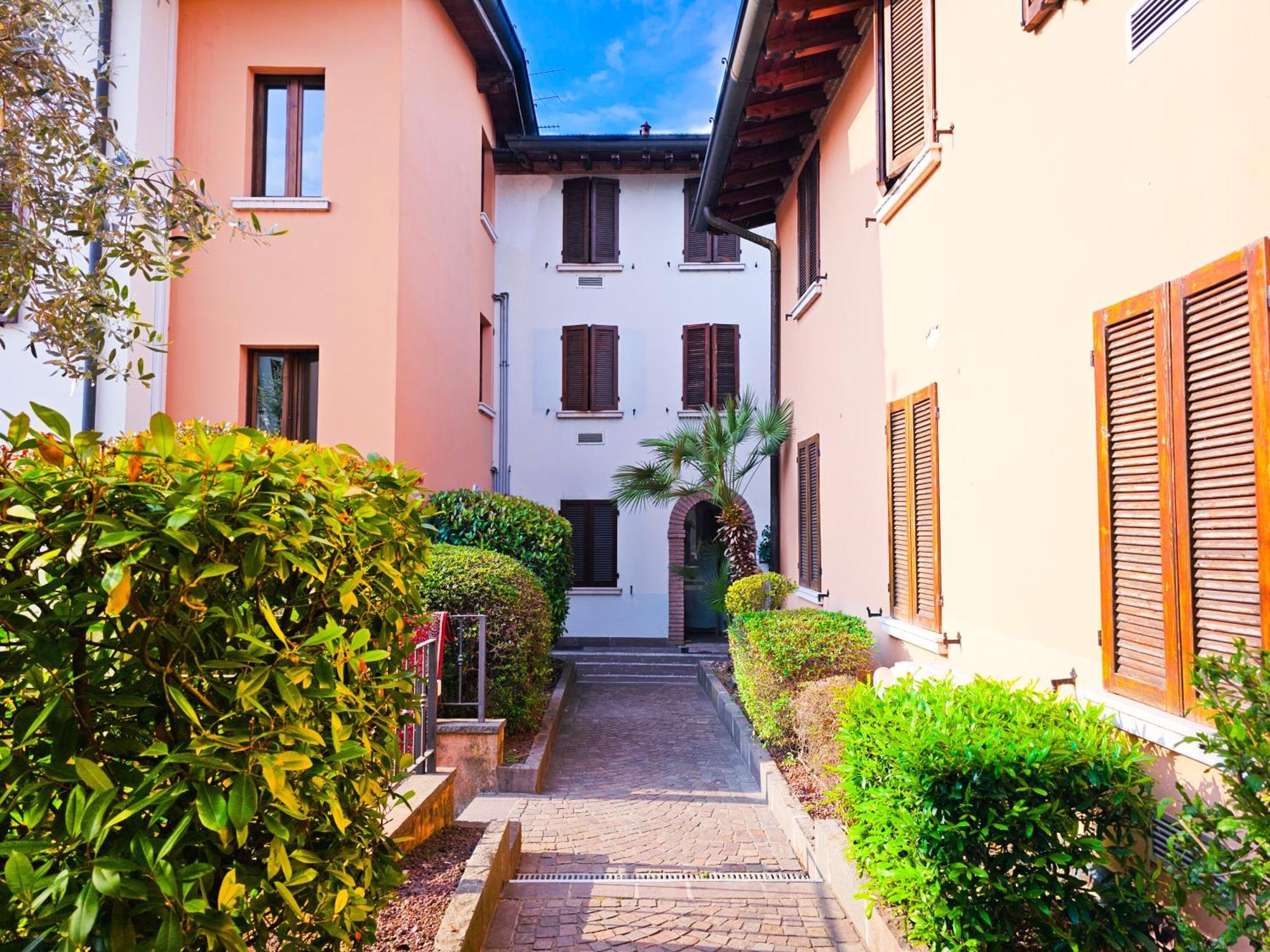 Casa Marilyn Lägenhet Desenzano del Garda Exteriör bild